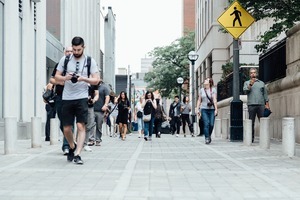 正しい歩き方で姿勢改善＆疲れにくい体に！意識してほしい4つのことを紹介