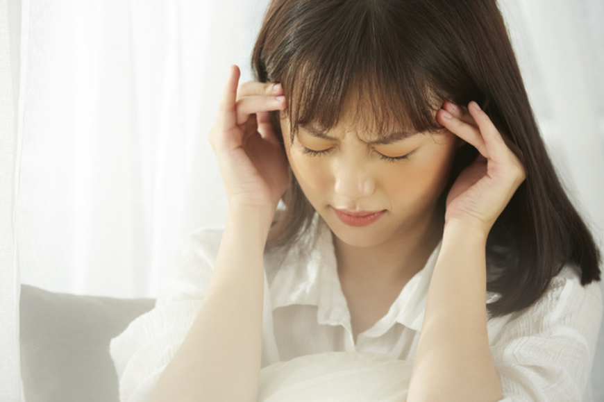 つらい頭痛の原因は?頭痛のタイプ別の対処法や原因を紹介します