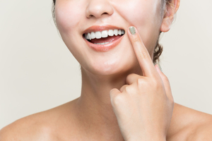 口角をあげて印象をよくしよう！すぐできるトレーニングや予防法を紹介